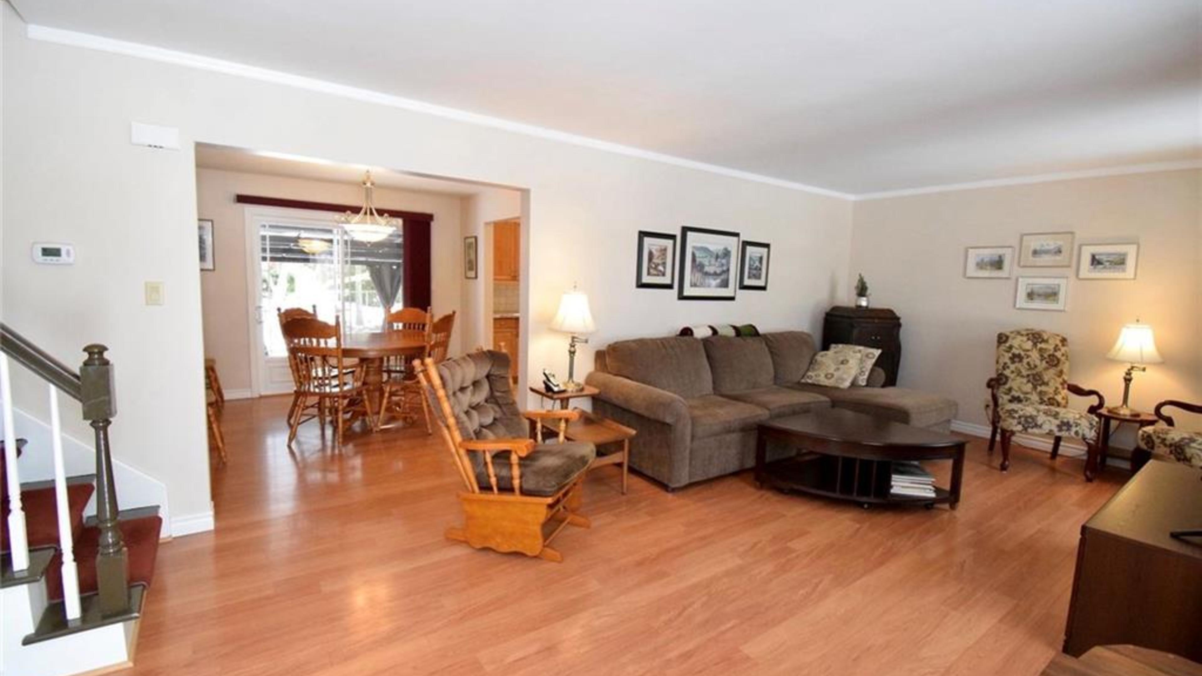 5 Loyalist Court, Niagara on the Lake Our Listings NiagaraontheLake Realty