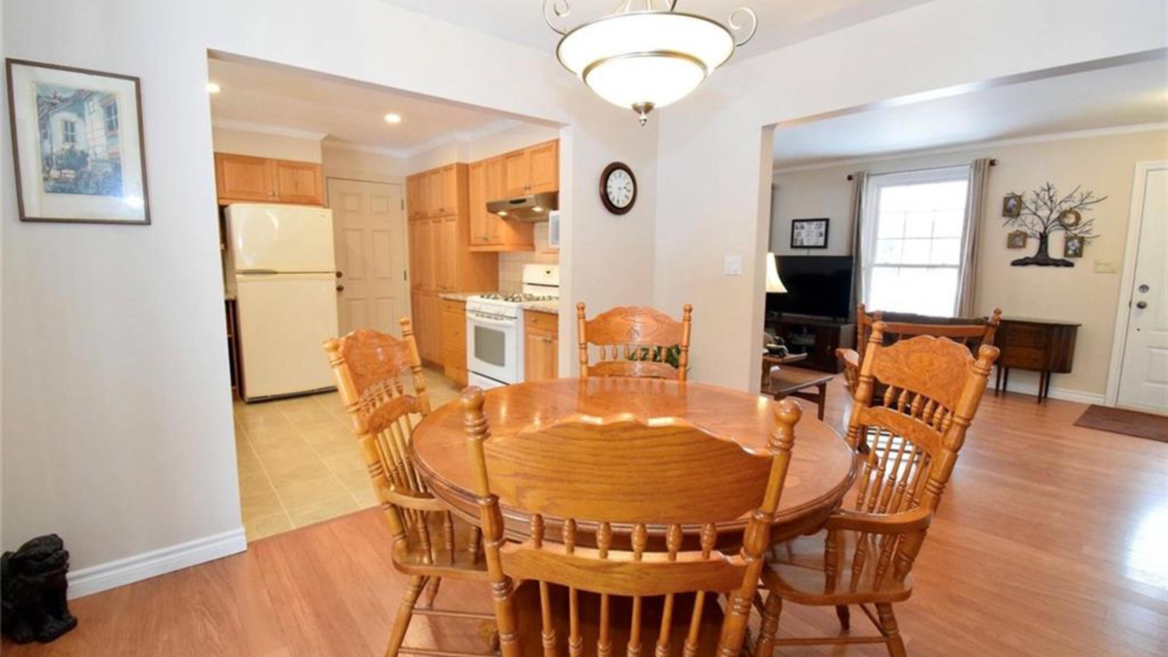 5 Loyalist Court, Niagara on the Lake Our Listings NiagaraontheLake Realty