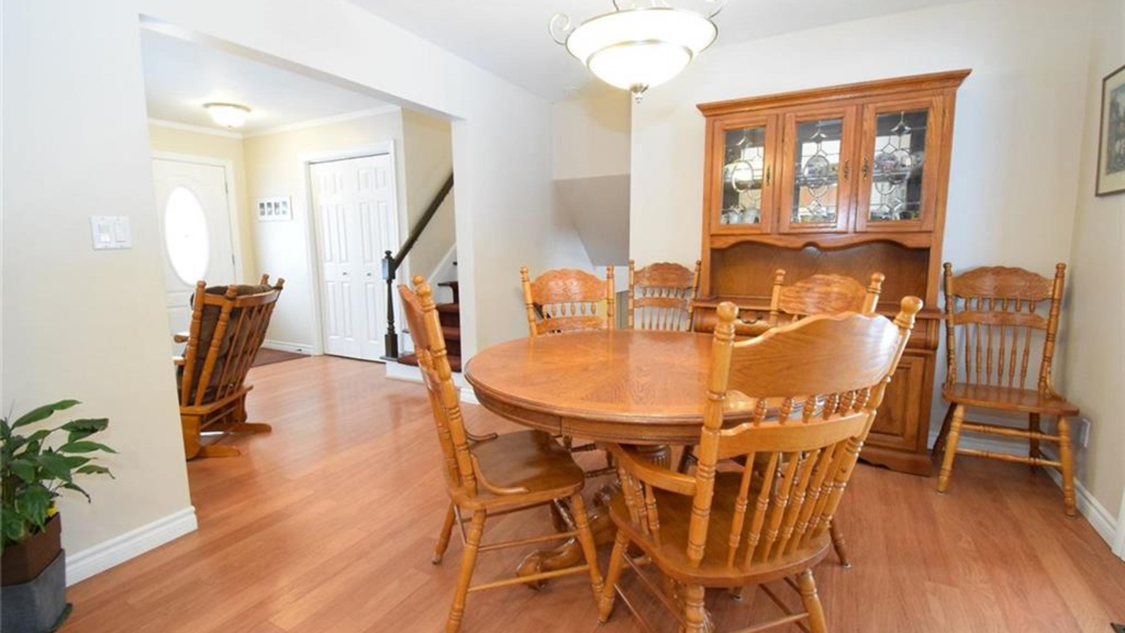 5 Loyalist Court, Niagara on the Lake Our Listings NiagaraontheLake Realty