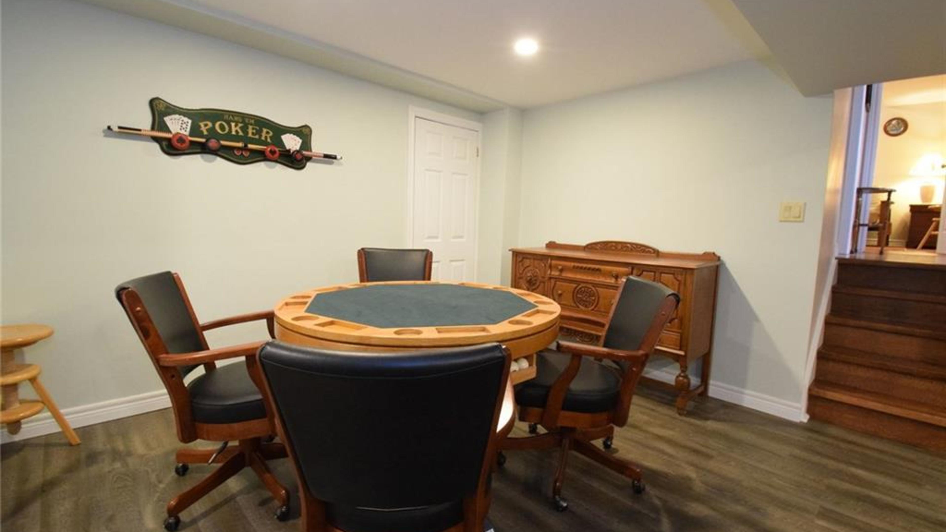 5 Loyalist Court, Niagara on the Lake Our Listings NiagaraontheLake Realty