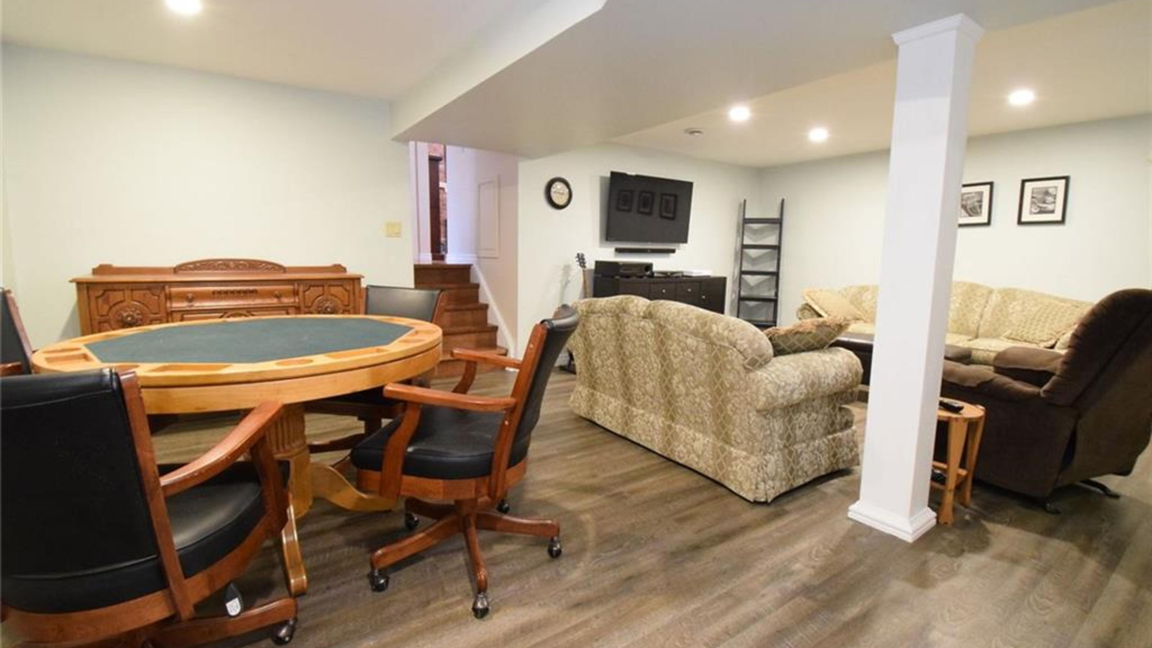 5 Loyalist Court, Niagara on the Lake Our Listings NiagaraontheLake Realty